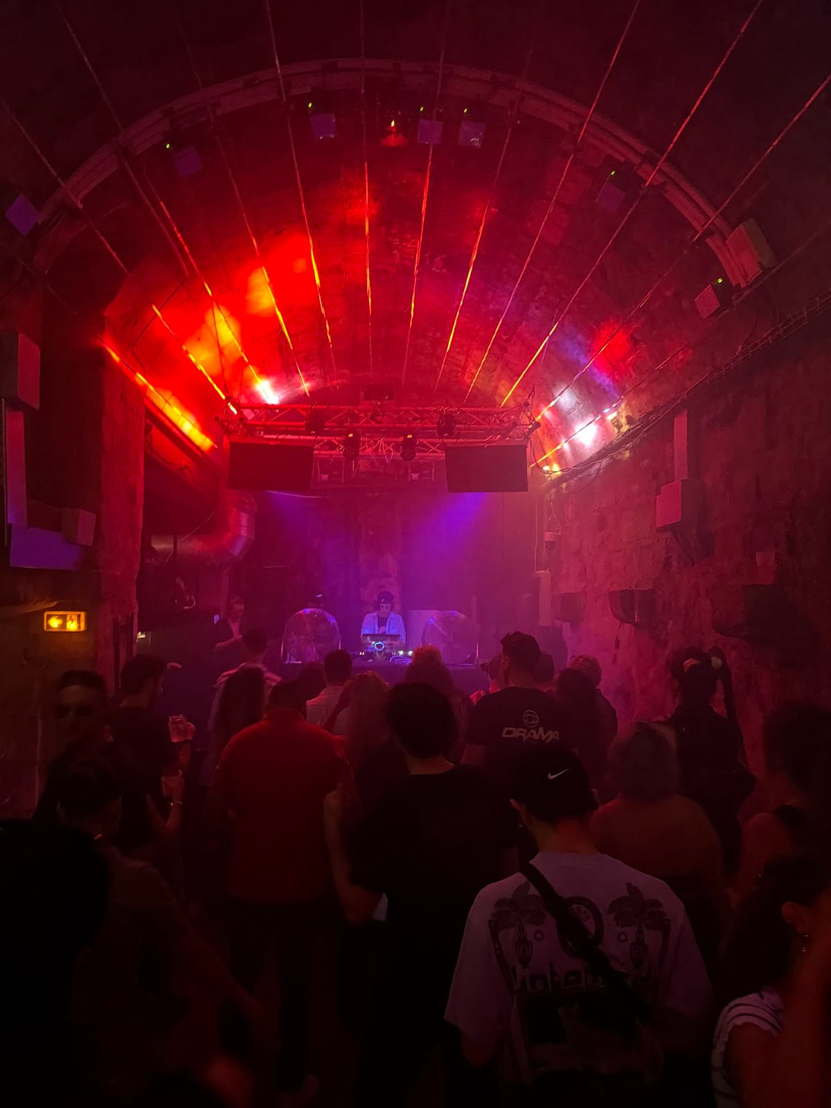 Illu. Bar & Nightclub, boîtes de nuit à Rue des Orfèvres, Tours