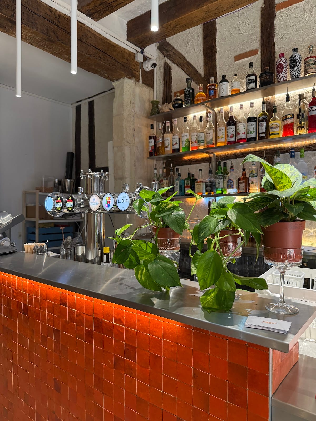 JIGGER, cocktails à Rue du Grand Marché, Tours