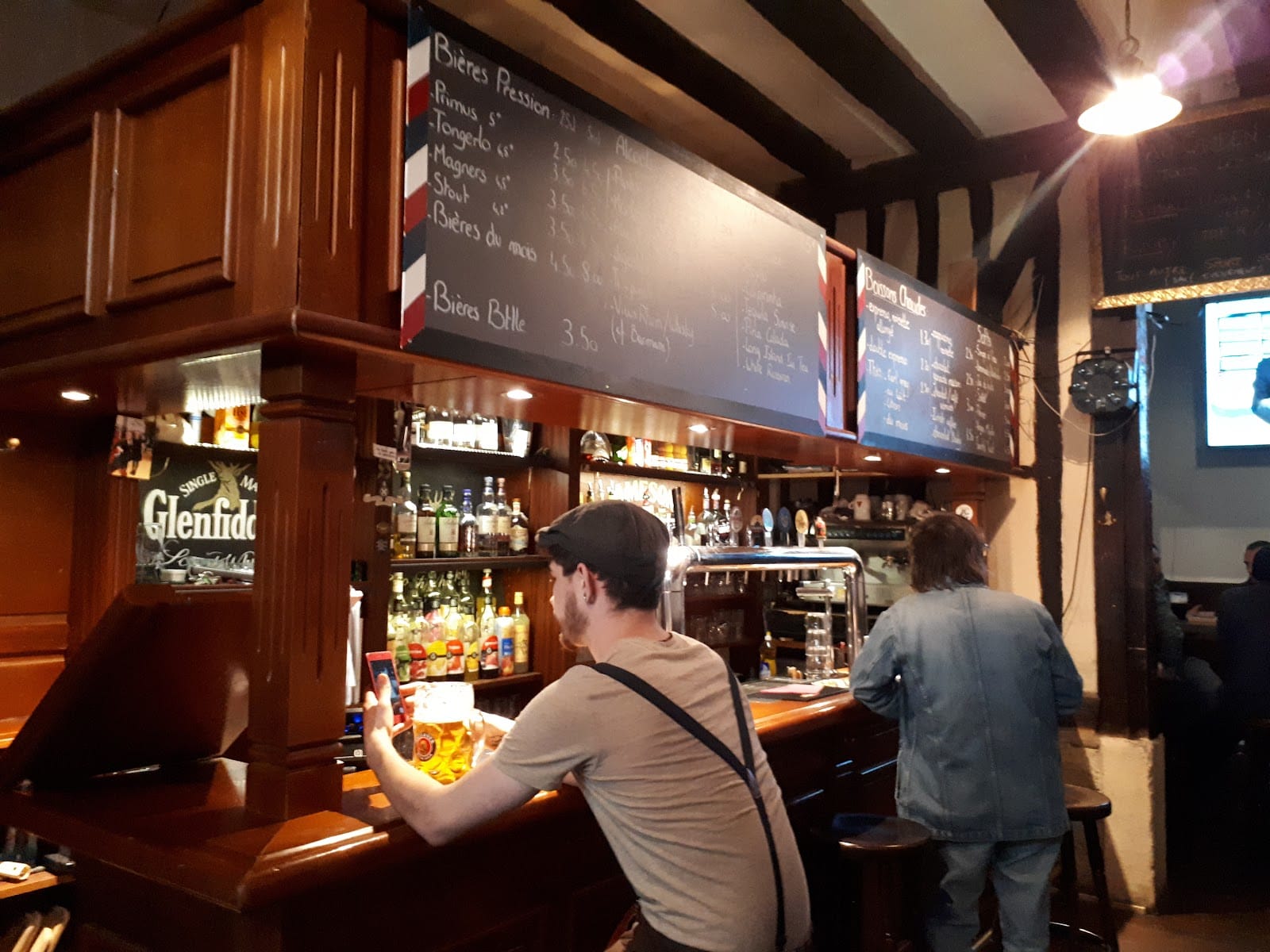 Camden Pub, bar à bière à Rue du Grand Marché, Tours