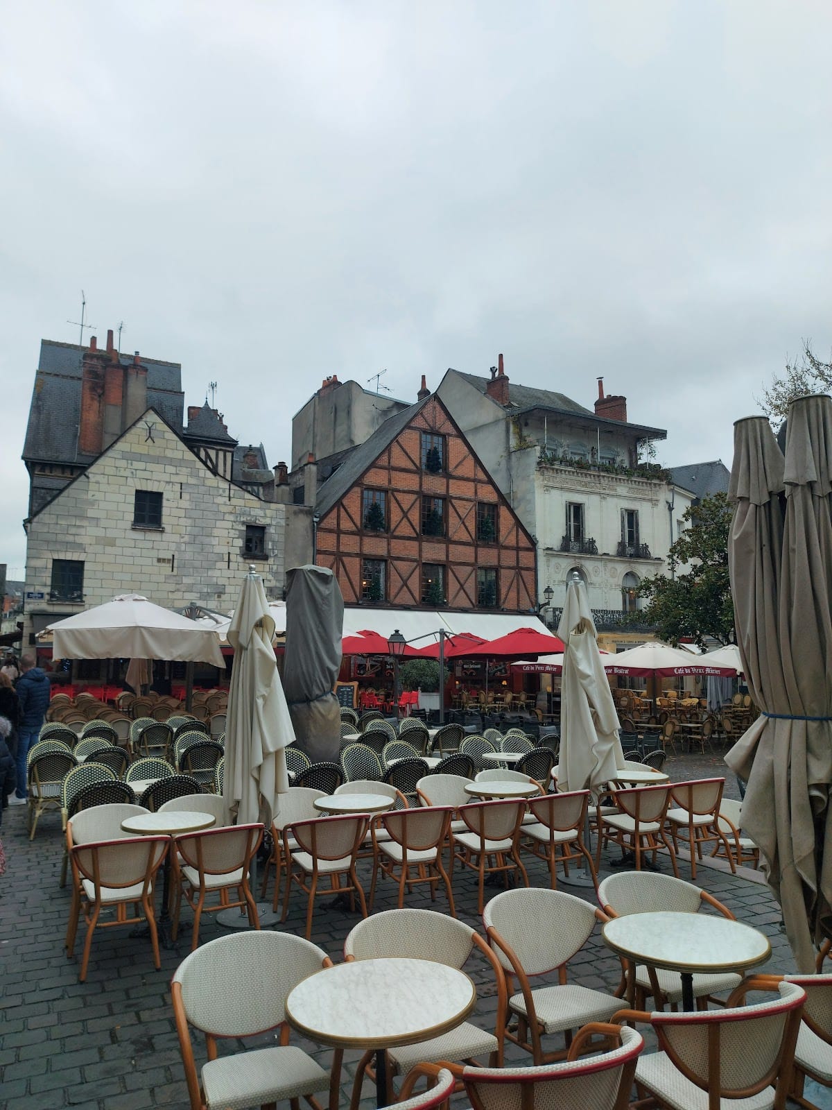 Bar Tours - Les Trois Rois, cocktails à Place Plumereau, Tours